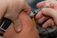 Doctors Urge Flu Shots as Activity Rises Early in Western U.S. States This Fall