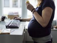 Lower income for young Swiss women despite educational advantage
