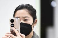 China smartphone shipments fall