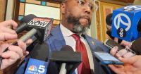 Lawmakers weigh Chicago voter-guided Chicago charter