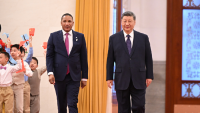 President Xi holds talks with Botswana's president
