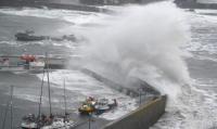 Winds up to 70mph predicted in Scotland as weather warning comes into force