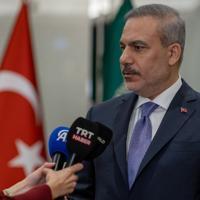 Turkish FM to urge more pressure on Israel at Baku summit