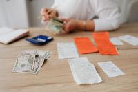 Practical Money Habits That Help Families Weather a Shaky Job Market