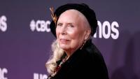 Joni Mitchell becomes a U.S. citizen, 'a journey that began 62 years ago'