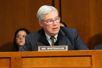 Senate’s Top Data Center Investor Backs Environmental Rollbacks to Power the Industry