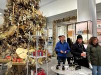 Canadian holiday gift spending expected to be down by 5%: Report
