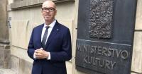 Ministry of Culture at odds with arts community over new funding rules, state policy