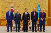 Lee Urges U.S. Business Group to Seek New Investment in Korea