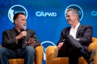 A little bipartisan bromance as Schwarzenegger, Gov. Gavin Newsom laud California’s climate change wins