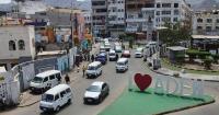 Yemeni Houthi rebels hit presidential palace in Aden
