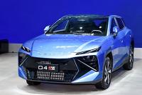 Half a dozen show-stoppers unveiled in Paris