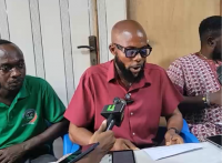 Transport unions give government one week to clear traders f...