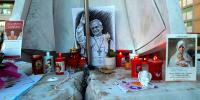 Pope recovering well in hospital, resumes work