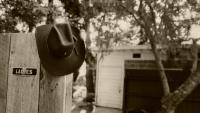 Beloved Nashville Broadcaster and Country Music Fixture Dies at 73