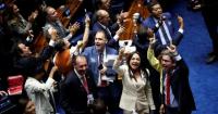 Brazil approves a 40-hour week and two days off ten days before the runoff