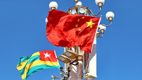 Premier Li holds talks with president of Council of Togolese Republic