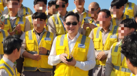 Samsung Chairman Sends Gifts to 730 Staff Across Middle East