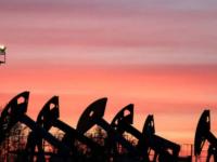 Oil Prices Ease on Middle East Supply Uncertainty, Weekly Gain Looms