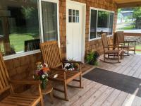 7 Airbnbs in Fayetteville, West Virginia for an Affordable Fall Escape