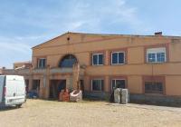 British couple offers rent-free stay at Ciudad Real estate in exchange for renovation help