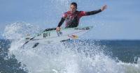 Aussie world champ sets up clash with surf sensation