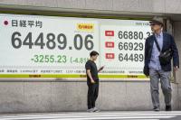 Tech rebound fizzles on Wall Street as AI jitters persist