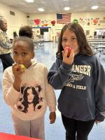 A Resounding Crunch! Maine Apple Crunch Day Celebrates Local Apples and School Communities