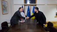 Macron says France accelerating missile deliveries to Ukraine, offering satellite data support