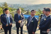 Seoul's Mount Baekak Fully Opens to Hikers, Minus Blue House Grounds