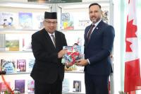 Canada donates collection of Canadian literature to Brunei’s National Library