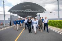 Costa Rica President Tours CECOT Mega-Prison in El Salvador