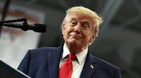 Donald Trump tells Republican candidate he's better at football than politics
