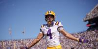 Leavitt passes for 4 TDs as LSU manhandles Mississippi State, 31-0