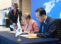 Finance minister stresses tackling disparities for sustainable growth at IMFC