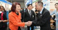 Crab2B Makes AsiaWorld-Expo Debut, Connecting Hong Kong's Mobile Wholesalers with Global Buyers