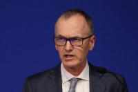 Australia central banker sees signs of labour market easing