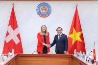 Vietnam and Switzerland to deepen financial cooperation