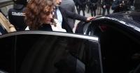 THE PHOTO OF THE DAY | Ayuso's exit amid protests from teachers and police charges in Madrid