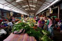 Cuenca Shoppers Pay More as Prices Jump at the Feria Libre