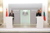 Bulgarian Foreign Minister Confers with Chinese Counterpart in Sofia