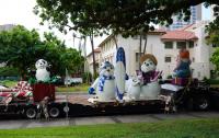 Light tunnel and train rides join traditional displays on the Fasi Grounds to commemorate 42nd anniversary of Honolulu City Lights