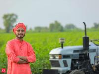 32-year-old mechanical engineer left his job to pursue organic farming in village; today, he earns Rs 3 lakh profit per acre selling vegetables and pulses directly to customers