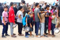 Gaza food aid fund slashed