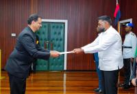 New Indian High Commissioner presents credentials