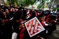 How the Trump administration's crackdown on international students could affect the economy
