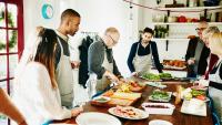 7 Holiday Part-Time Jobs And Side Hustles That Pay $100+ An Hour