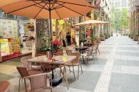 Govt extends restaurant outdoor seating to 10 p.m.