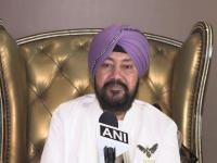Anupam Kher slams minister for humiliating Daler Mehndi