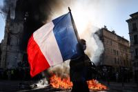 French government faces fresh test as Yellow Vests plan Paris march on Saturday